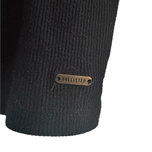 Black Crisscross Neck Top - Picture 4 of 4